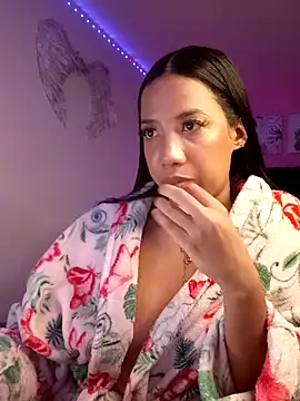 SallyWhitee online show from February 7, 8:07 am