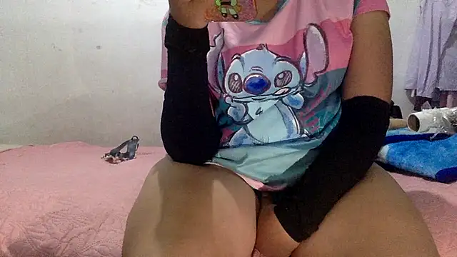 sharonlopez9611 online show from May 10, 4:36 am