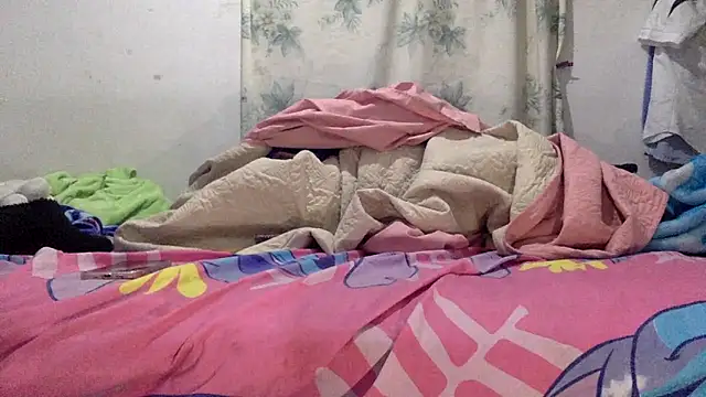 sharonlopez9611 online show from March 8, 3:43 am