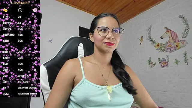 alisson hoffman05 online show from May 16, 11:04 pm