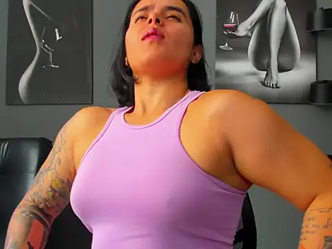 karlyjons12 online show from June 5, 3:51 pm