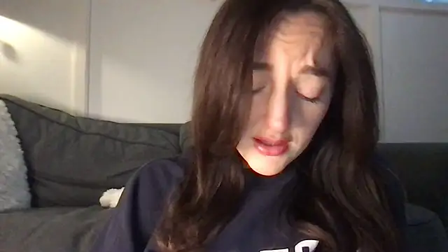 laceyjames24 online show from March 25, 1:14 pm