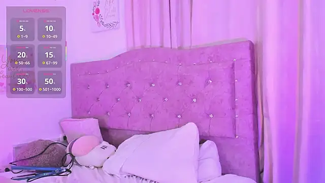 emilly star online show from October 3, 11:21 pm