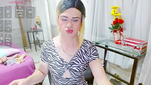 Dolldirtyxxx online show from October 31, 5:31 am