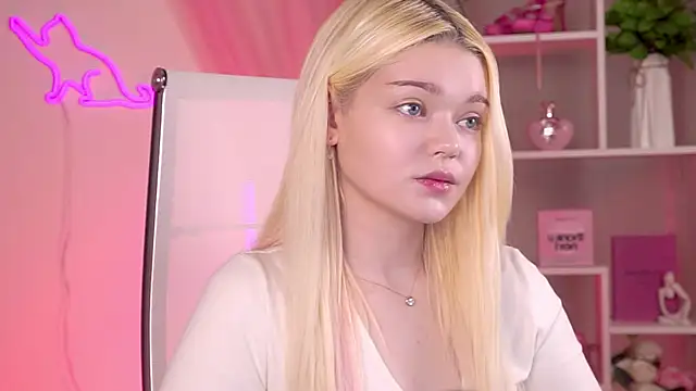 AdeleCartier online show from April 24, 2:58 am