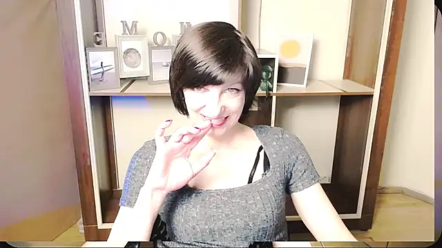  AngeliaFlow  online show from May 19, 8:10 am