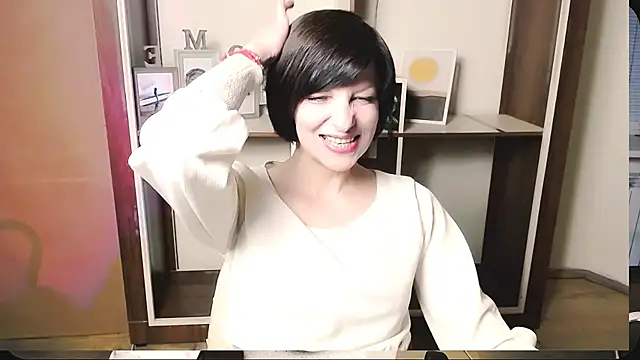  AngeliaFlow  online show from May 16, 9:01 am