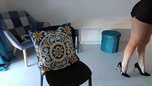 bambolina sexy1985 online show from April 6, 8:59 am