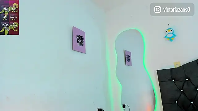 Vickyallien online show from November 11, 4:26 pm