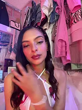 Skye Moore online show from May 6, 2:15 am
