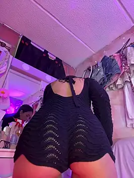 Skye Moore online show from May 8, 2:26 am