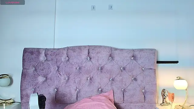 Skye Moore online show from October 18, 7:26 pm