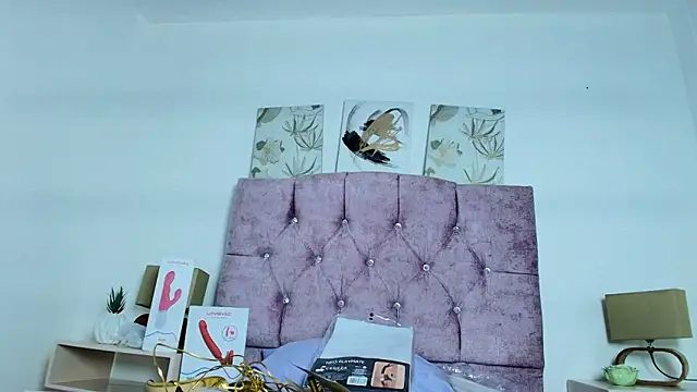 Skye Moore online show from October 9, 11:58 am