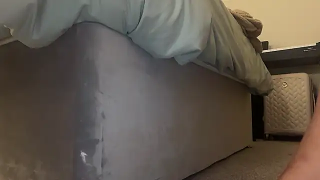 skyejde online show from February 5, 6:44 pm