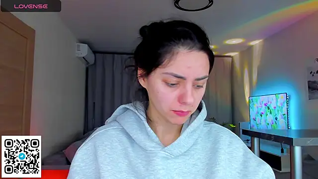 EmiliaZen online show from April 10, 4:35 pm