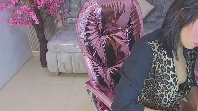 salome stockman s online show from December 15, 12:54 pm