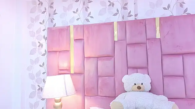 ArianaFranco online show from May 16, 7:57 pm