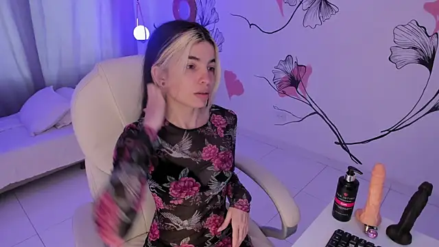 Isabela Fiorelli online show from October 14, 1:25 pm