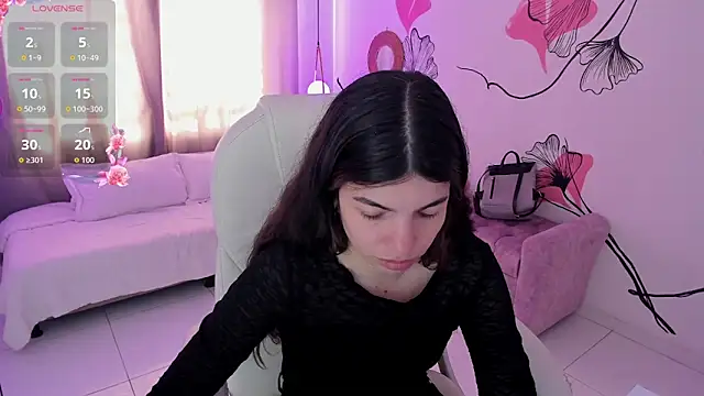 Isabela Fiorelli online show from May 22, 1:53 pm