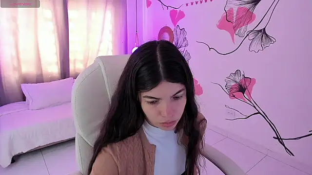 Isabela Fiorelli online show from May 21, 1:42 pm