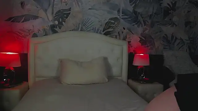 MaeveMoon online show from May 25, 8:30 pm