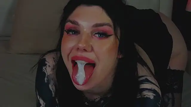 MaeveMoon online show from May 12, 9:10 pm