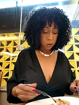 dianagolley420 online show from April 1, 6:05 pm