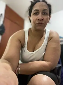 Carola-Ross online show from February 10, 6:11 pm