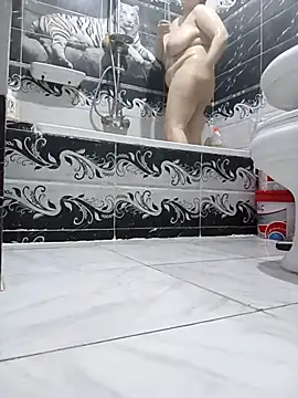 elnotella online show from October 25, 8:48 pm