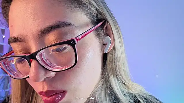 Carolblonde online show from December 15, 2:06 am