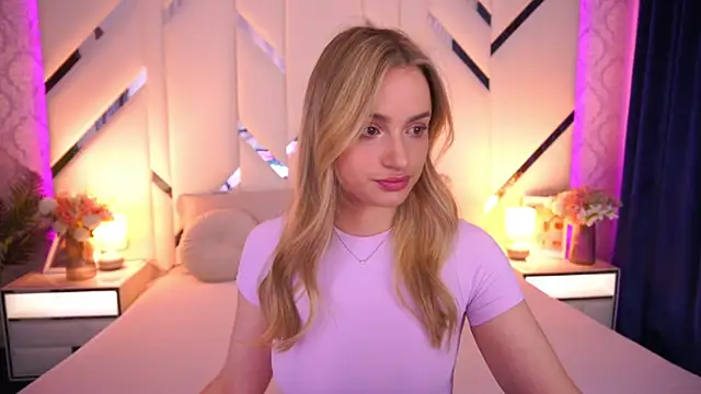 LindsieGreyy online show from May 24, 6:12 am