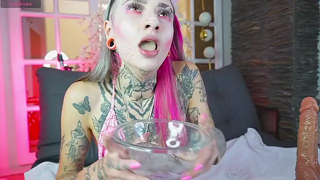 miss   angel online show from May 11, 4:04 pm
