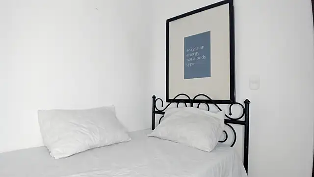 Dhalila  online show from December 20, 1:53 am