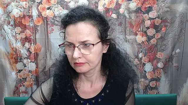 Miroslava Happi online show from May 11, 2:45 pm