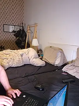 arnaudelsa online show from December 17, 6:34 pm