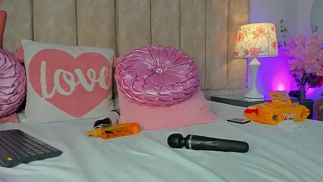 BrithanyParker  online show from May 15, 7:11 am