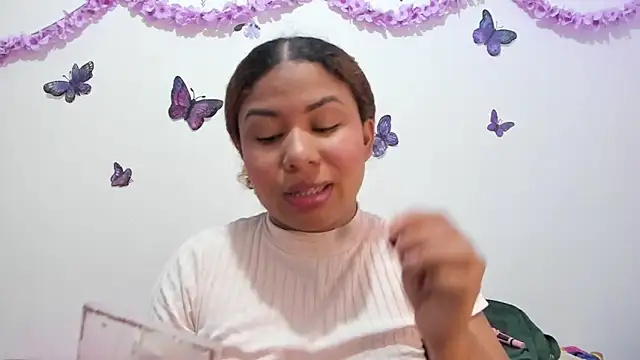 MELINAMARTINS online show from July 14, 2:01 am