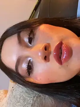Snapshot of ValentinaOrtiz3 chatting on October 6, 10:58 pm ValentinaOrtiz3 online show from October 6, 10:58 pm