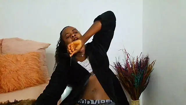 victora3 online show from November 11, 1:12 am