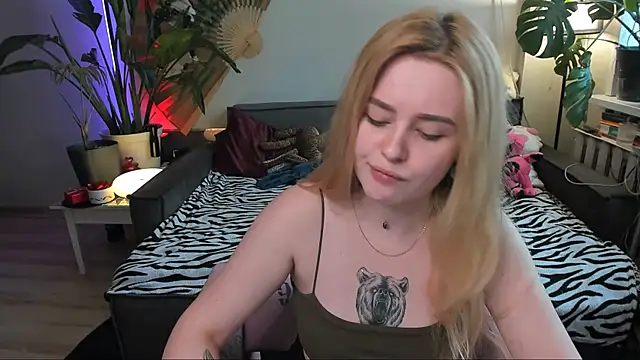 Alexa Pirs online show from April 1, 1:23 pm