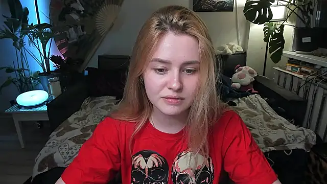 Alexa Pirs online show from February 5, 3:26 pm