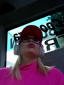 CandieGilson   online show from February 17, 11:53 am