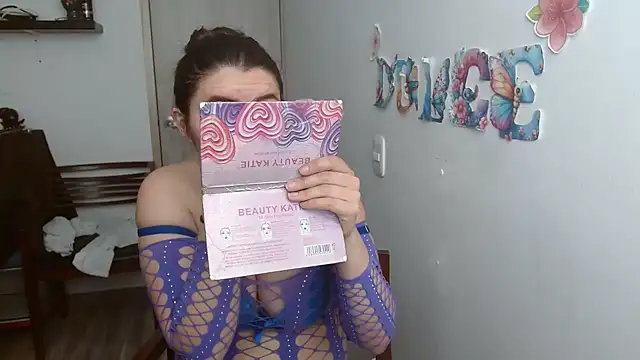 dulce  222 online show from September 18, 7:01 pm