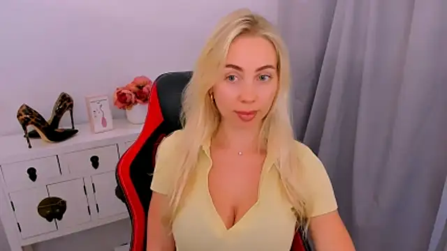 MargaritaRose online show from May 5, 3:59 pm