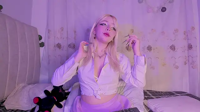 purplelilith3 online show from December 20, 8:51 am