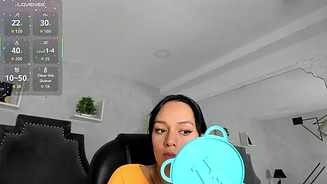 EmiliaRose  online show from February 9, 9:39 pm