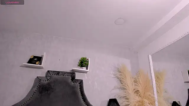 EmiliaRose  online show from January 16, 8:49 pm