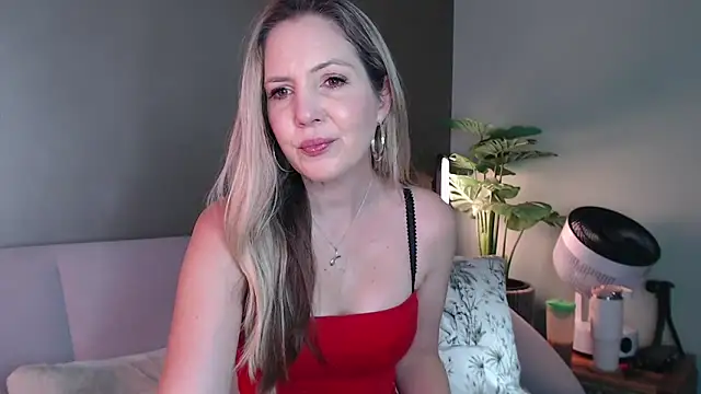 Snapshot of luscious-Lilly chatting on September 23, 10:13 am luscious-Lilly online show from September 23, 10:13 am