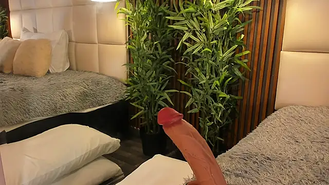 MelanieHillss online show from February 27, 4:45 am