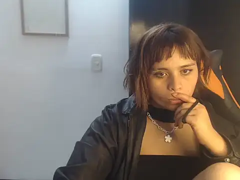 maalamaria444 online show from April 16, 10:15 am